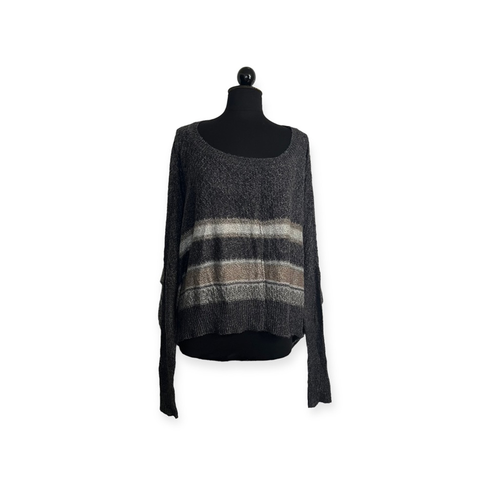 Decree Women’s Navy Blue Sweater